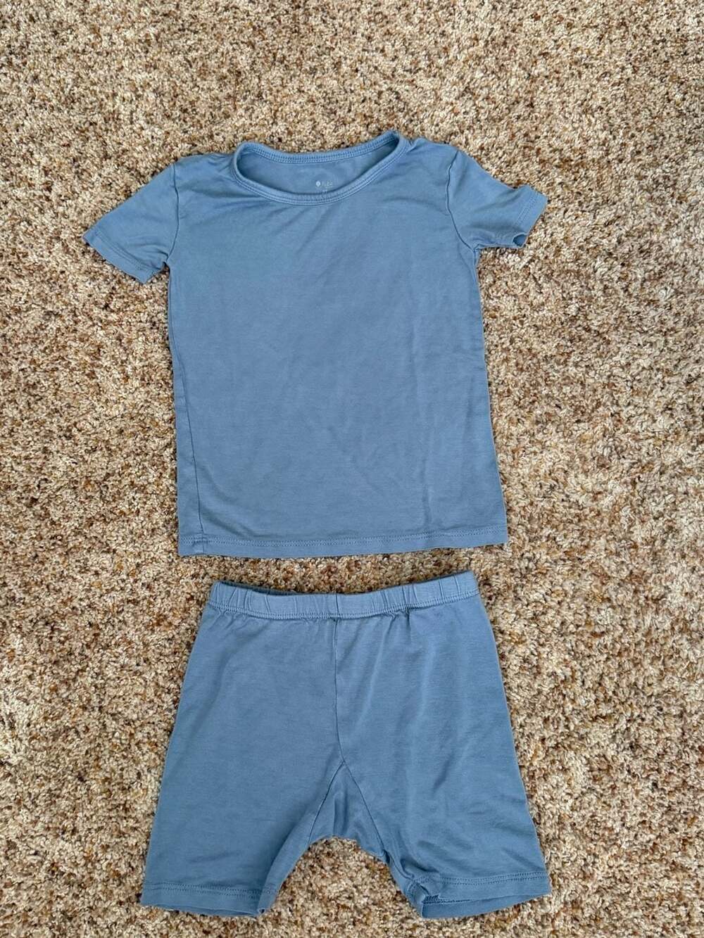 Kyte Baby Short Sleeve Pajama Set in Slate Size 3T